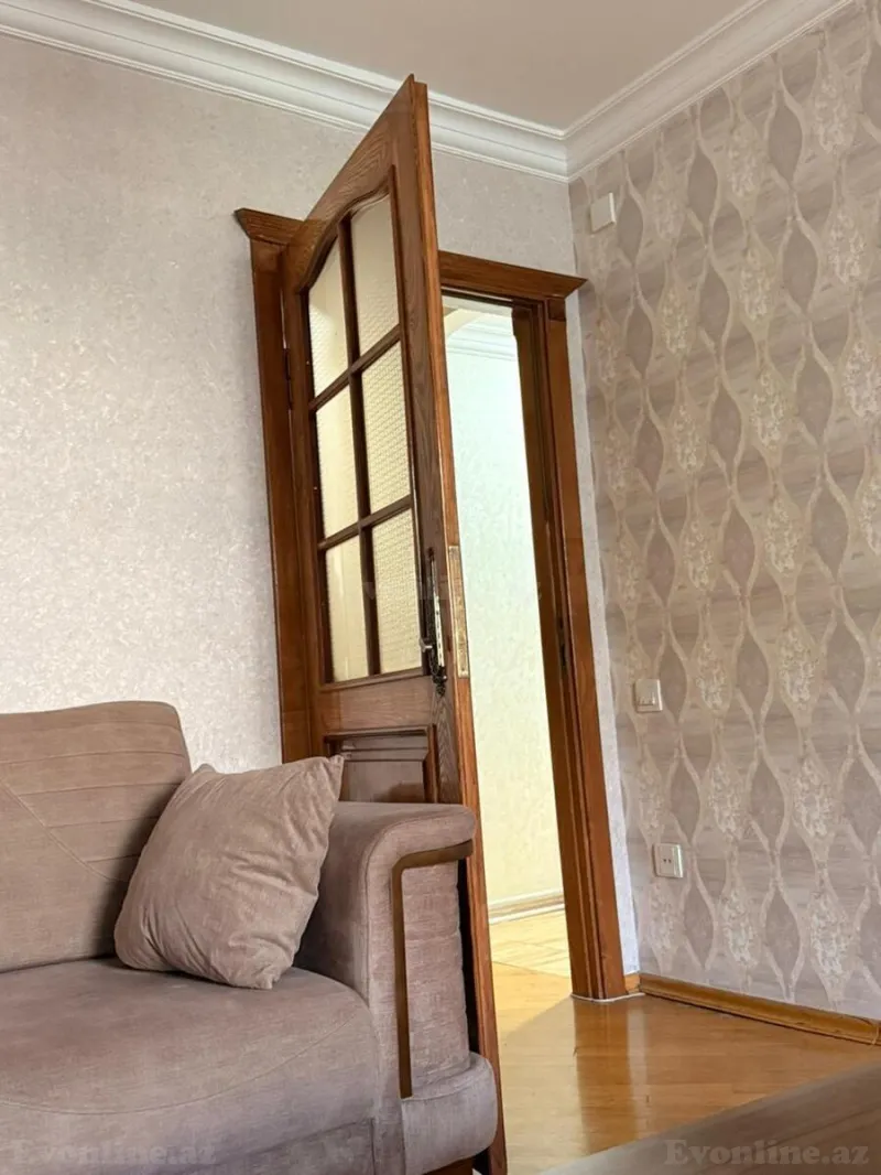 Satılır 3 otaqlı Mənzil Köhnə tikili 71 m² Gənclik m. - şəkil 3