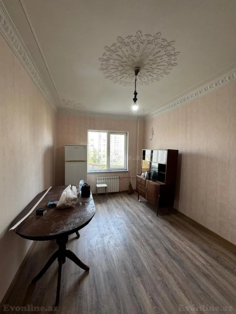 Satılır 2 otaqlı Mənzil Köhnə tikili 65 m² Yeni Yasamal - şəkil 3