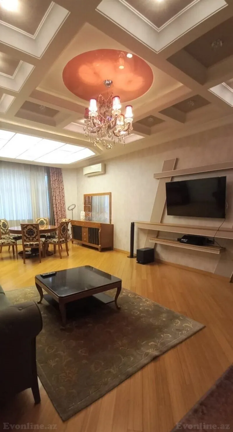 Satılır 4 otaqlı Mənzil Yeni tikili 185 m² Xətai r.