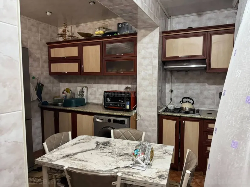 Satılır 2 otaqlı Mənzil Köhnə tikili 60 m² Bakıxanov - şəkil 9