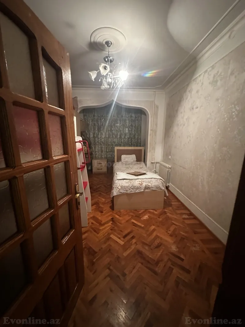 Satılır 2 otaqlı Mənzil Köhnə tikili 64 m² 9-cu mikrorayon - şəkil 3