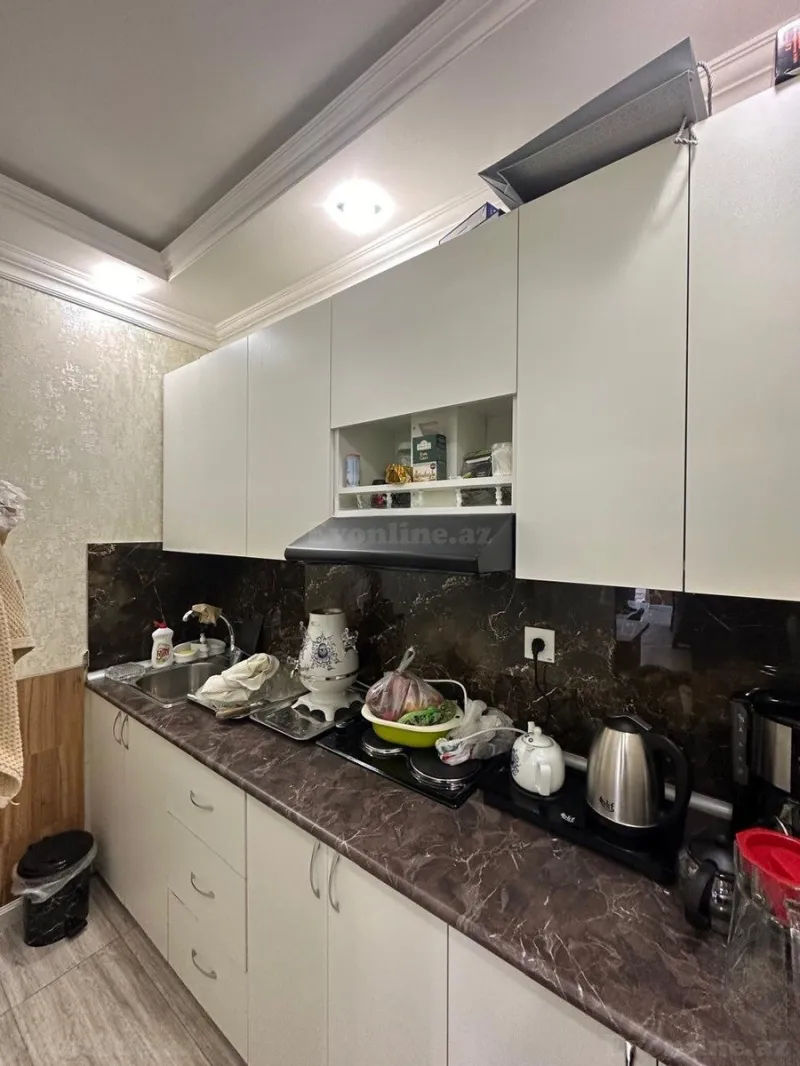 Obyekt 1100 m² Keşlə Satılır