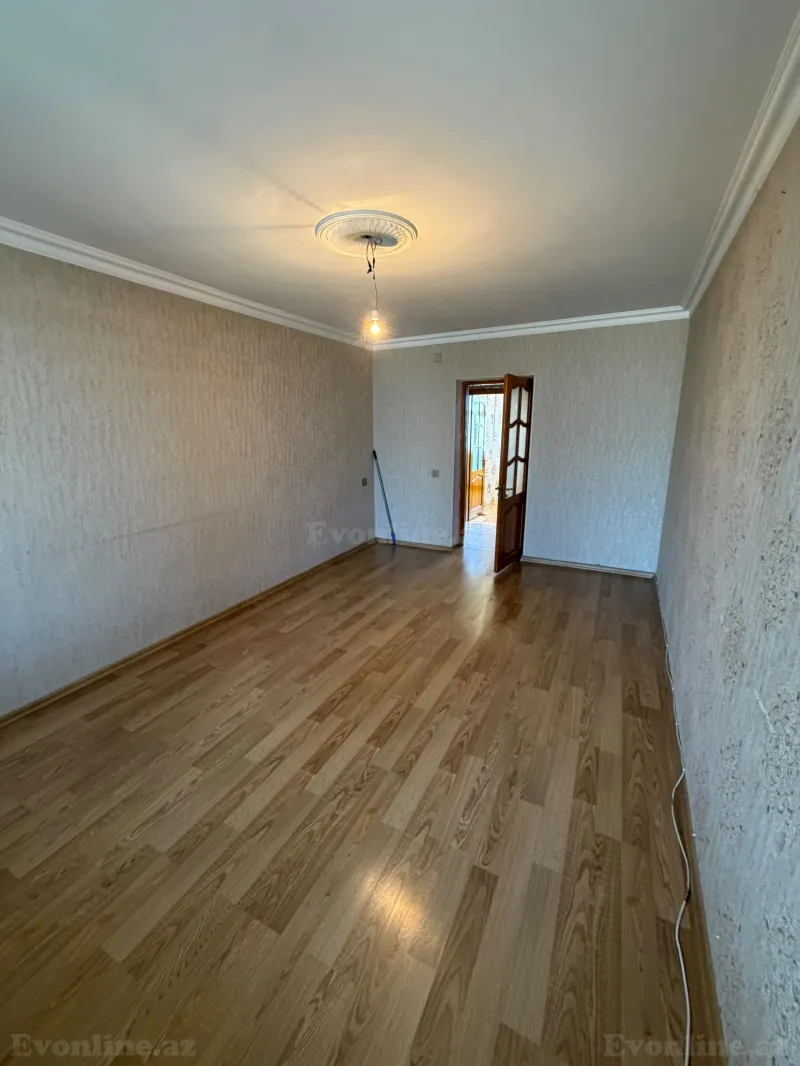 Satılır 3 otaqlı Mənzil Köhnə tikili 76 m² Bakıxanov - şəkil 3