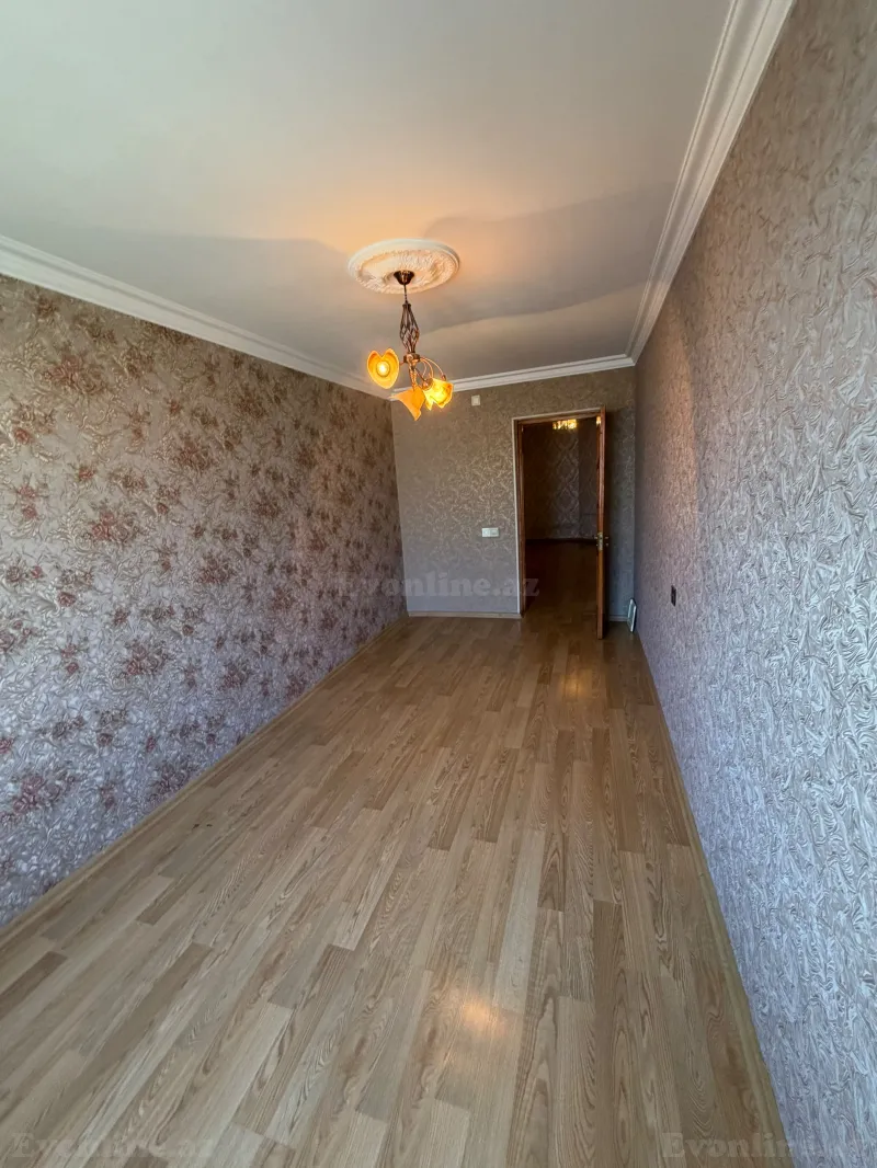 Satılır 3 otaqlı Mənzil Köhnə tikili 76 m² Bakıxanov - şəkil 6