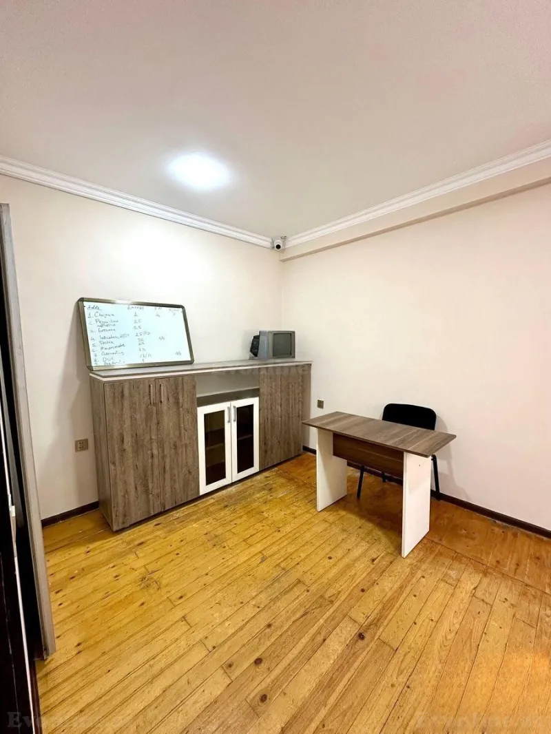 Kirayə verilir Ofis 150 m² Səbail r. - şəkil 8