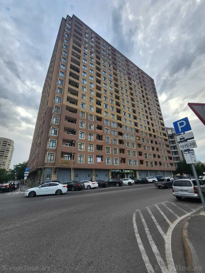 3 otaqlı Mənzil 1066 m² 8-ci mikrorayon Satılır