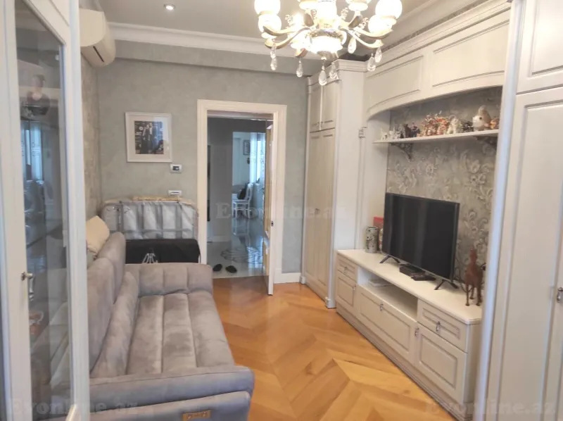 Satılır 3 otaqlı Mənzil Yeni tikili 131 m² 28 May m. - şəkil 7