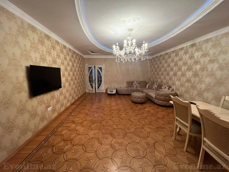 4 otaqlı Mənzil 204 m² 28 May m. Satılır