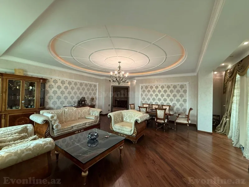 4 otaqlı Mənzil 188 m² 28 May m. Satılır