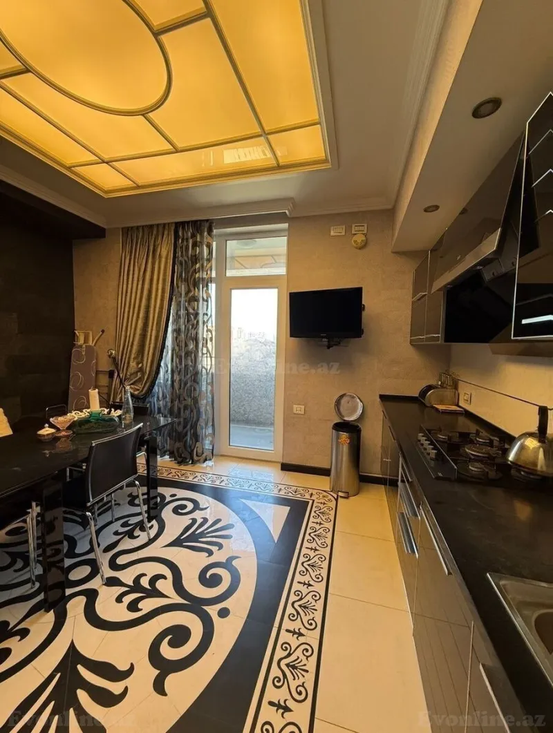 Satılır 4 otaqlı Mənzil Yeni tikili 188 m² 28 May m. - şəkil 3