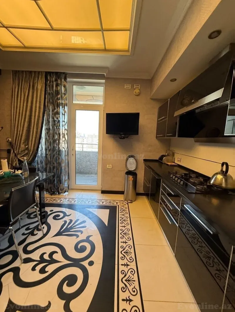 Satılır 4 otaqlı Mənzil Yeni tikili 188 m² 28 May m. - şəkil 6