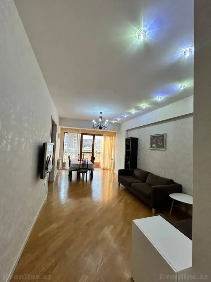 4 otaqlı Mənzil 140 m² Xətai r. Kirayə verilir
