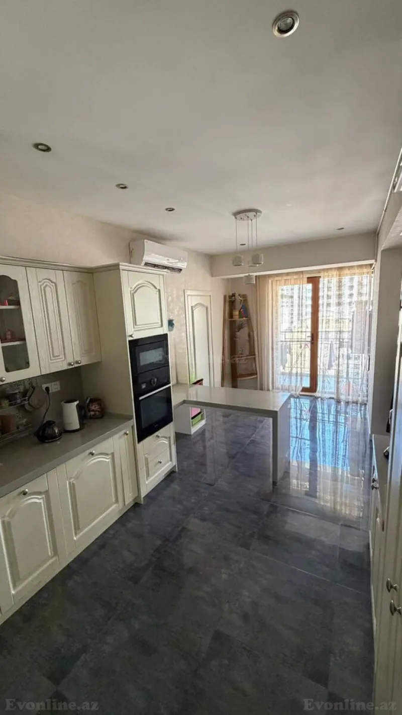 Kirayə verilir 4 otaqlı Mənzil Yeni tikili 140 m² Xətai r. - şəkil 16