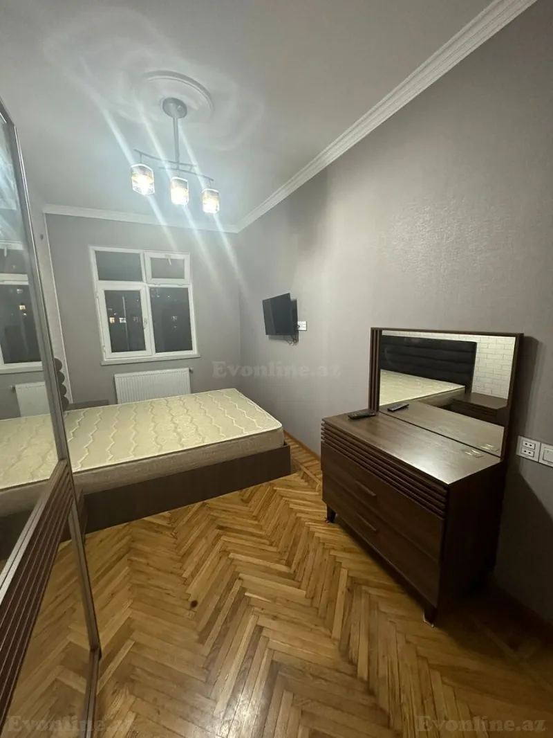 Kirayə verilir 2 otaqlı Mənzil Köhnə tikili 55 m² Nəsimi m. - şəkil 4