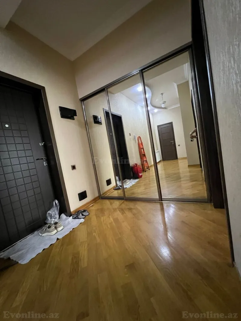 2 otaqlı Mənzil 93 m² Azadlıq prospekti m. Satılır