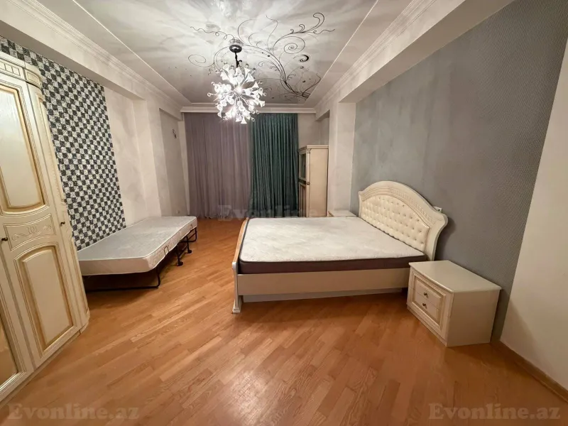 Satılır 4 otaqlı Mənzil Yeni tikili 130 m² 1-ci mikrorayon - şəkil 2