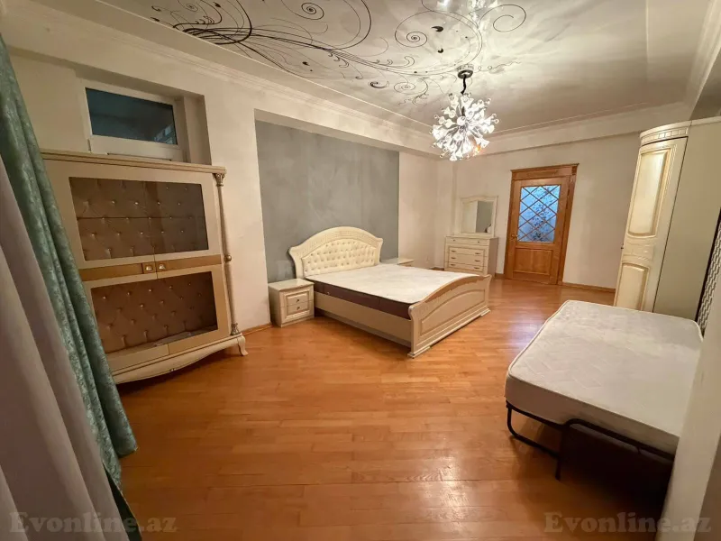 Satılır 4 otaqlı Mənzil Yeni tikili 130 m² 1-ci mikrorayon - şəkil 3