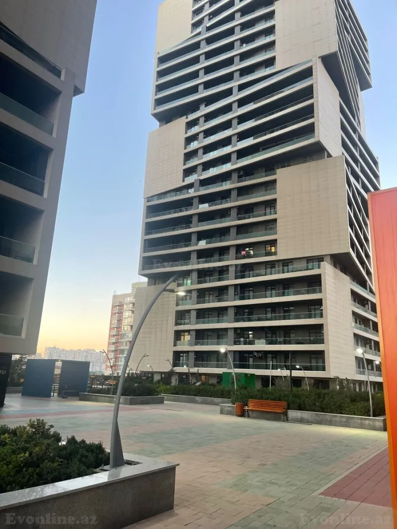2 otaqlı Mənzil 100 m² 8 Noyabr m. Satılır