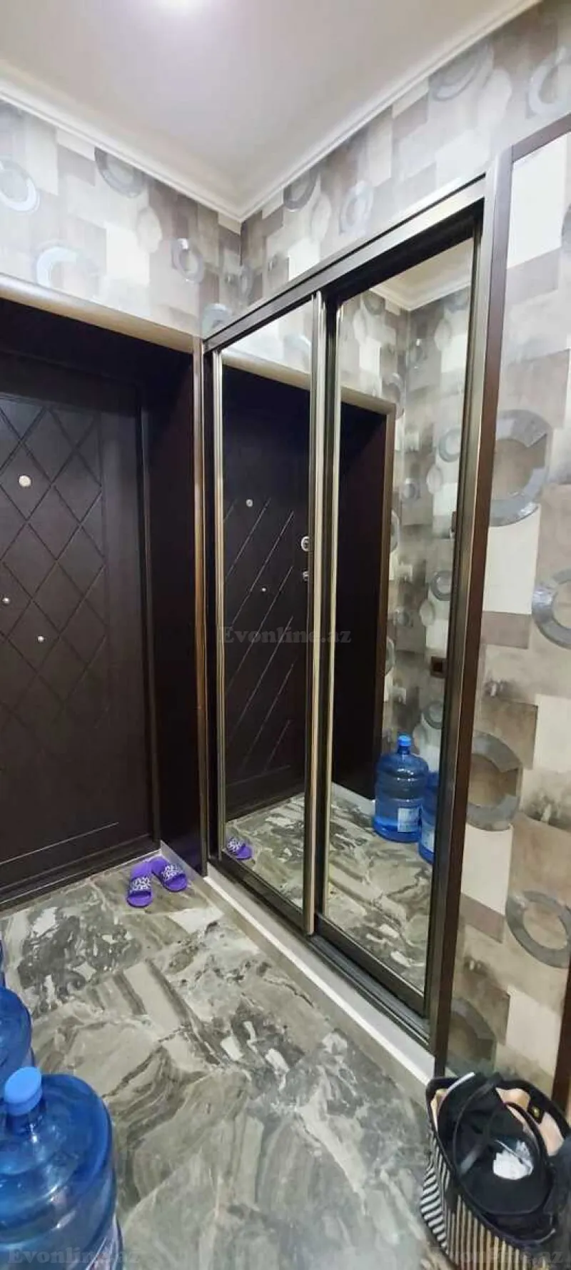 Satılır 3 otaqlı Mənzil Köhnə tikili 80 m² Sumqayıt