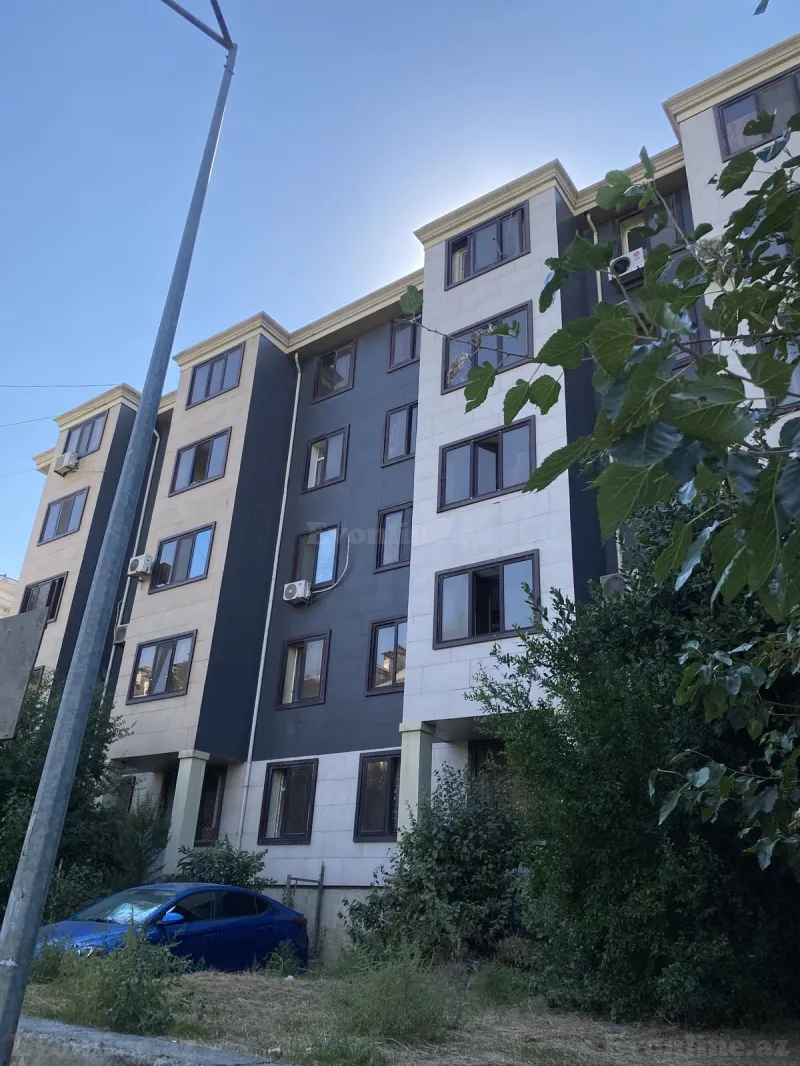 1 otaqlı Mənzil 40 m² İnşaatçılar m. Satılır