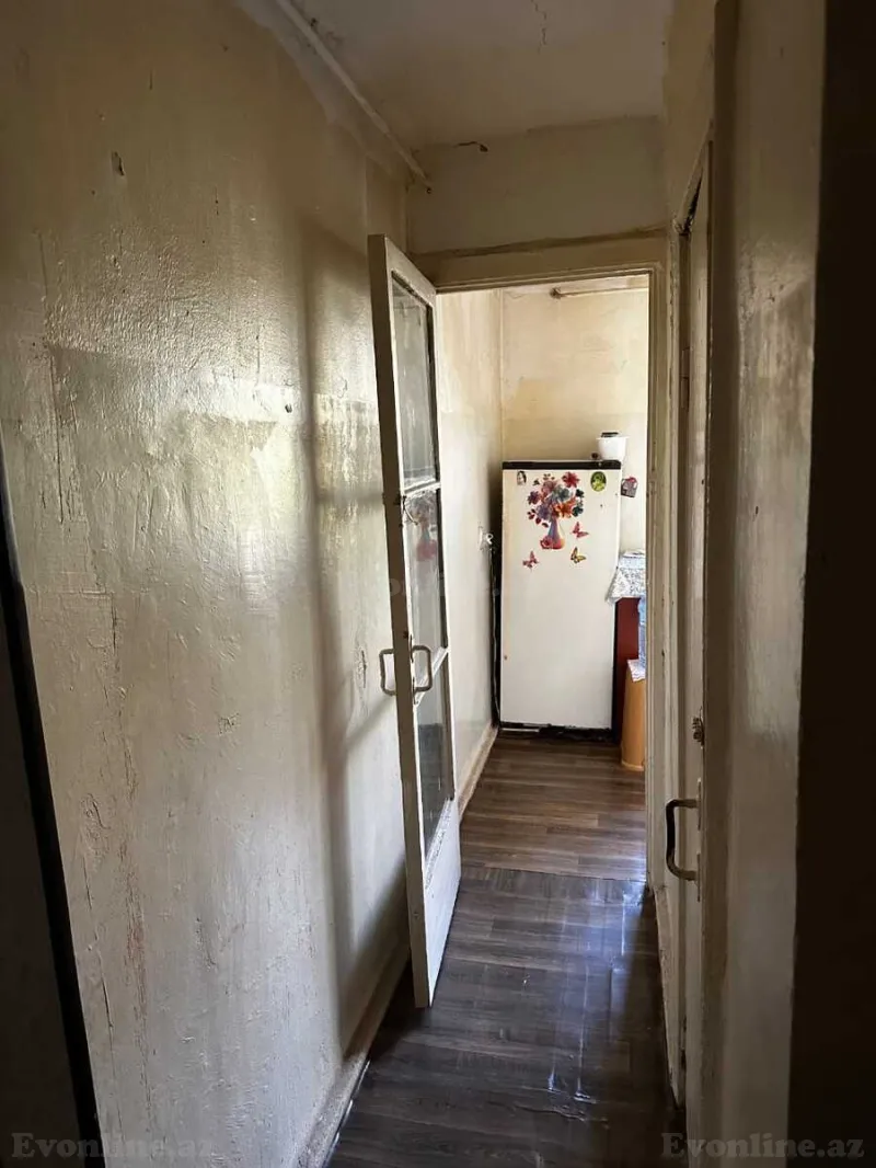 Satılır 1 otaqlı Mənzil Köhnə tikili 40 m² İnşaatçılar m. - şəkil 3