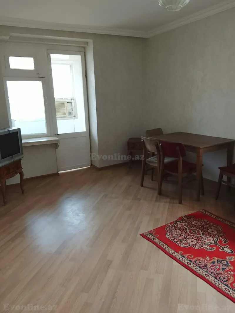 Satılır 1 otaqlı Mənzil Köhnə tikili 32 m² Inşaatçılar pr. - şəkil 2