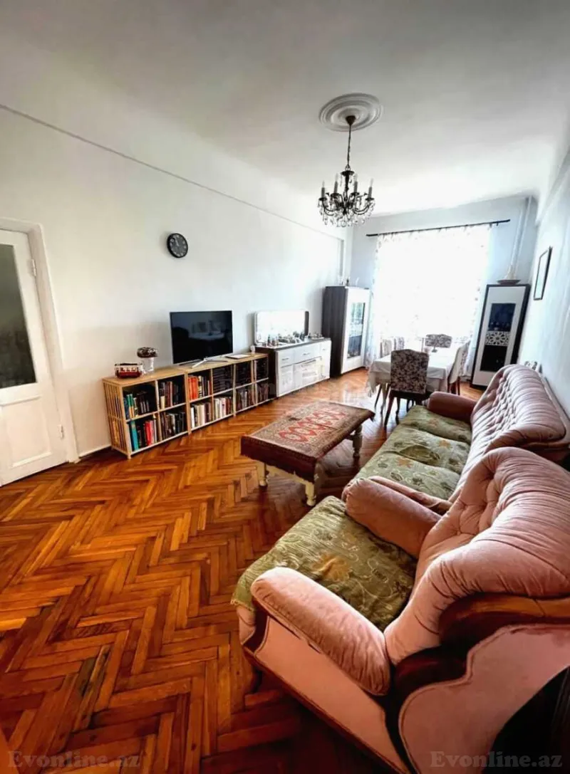 Satılır 4 otaqlı Mənzil Yeni tikili 130 m² Səbail r. - şəkil 3
