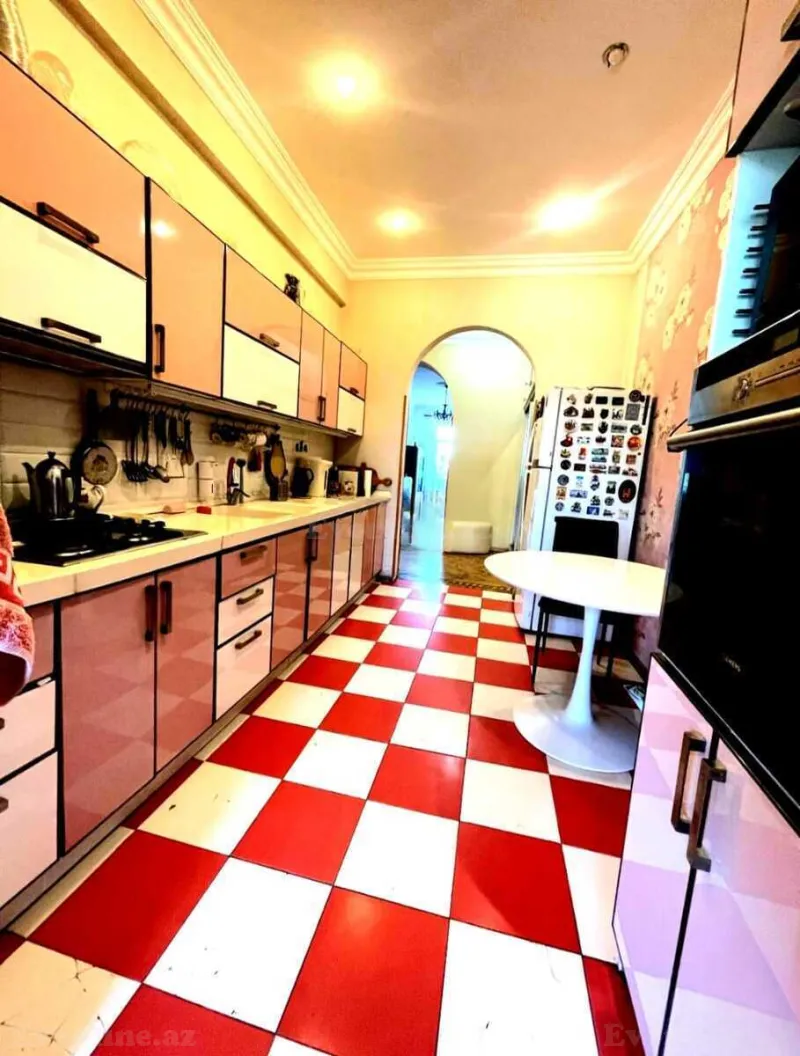 Satılır 4 otaqlı Mənzil Yeni tikili 130 m² Səbail r. - şəkil 4