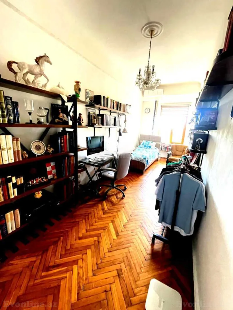 Satılır 4 otaqlı Mənzil Yeni tikili 130 m² Səbail r. - şəkil 5