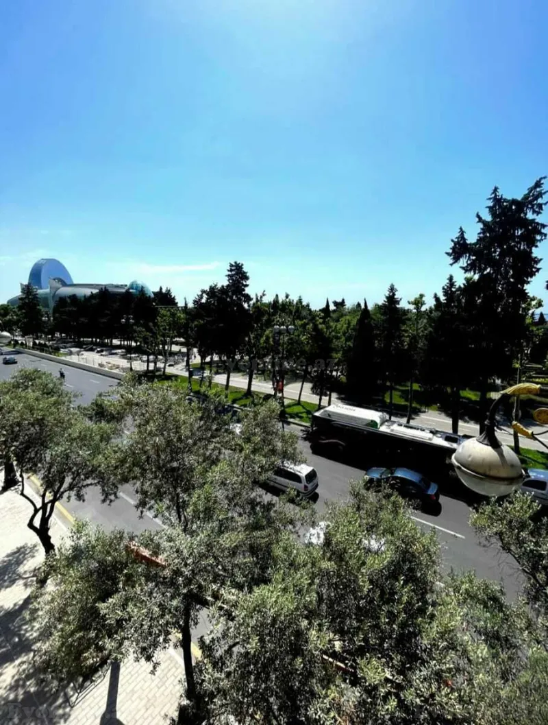 Satılır 4 otaqlı Mənzil Yeni tikili 130 m² Səbail r. - şəkil 7