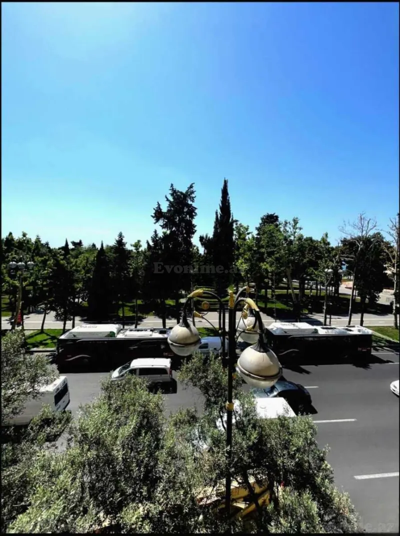 Satılır 4 otaqlı Mənzil Yeni tikili 130 m² Səbail r. - şəkil 10
