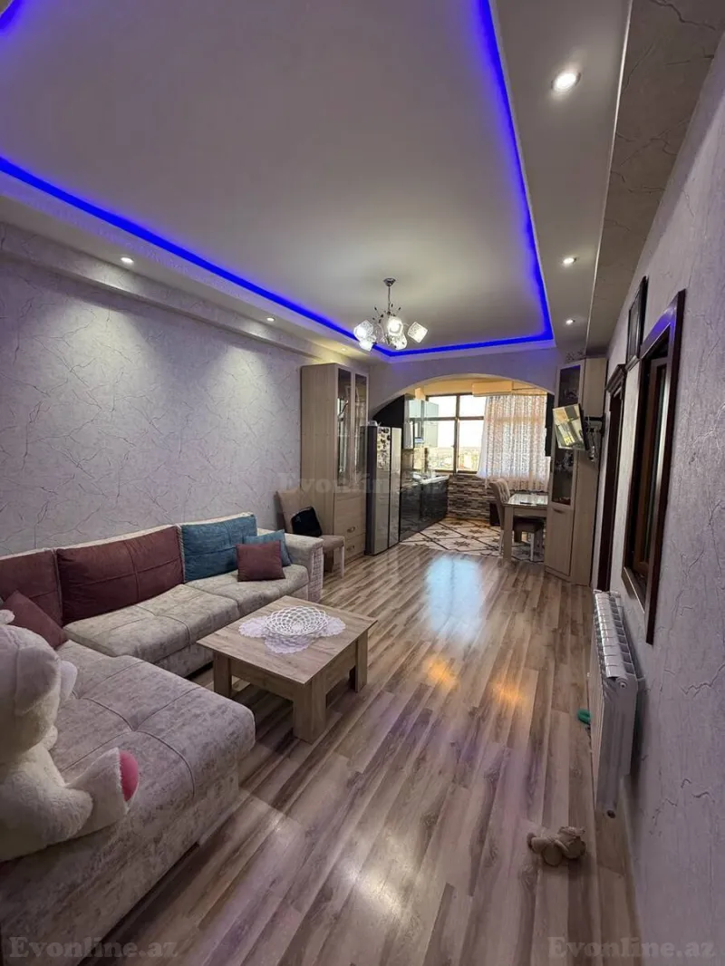 3 otaqlı Mənzil 70 m² 4-cü mikrorayon Satılır