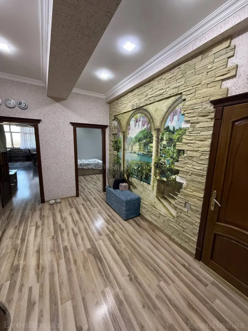 Satılır 3 otaqlı Mənzil Yeni tikili 70 m² 4-cü mikrorayon - şəkil 2