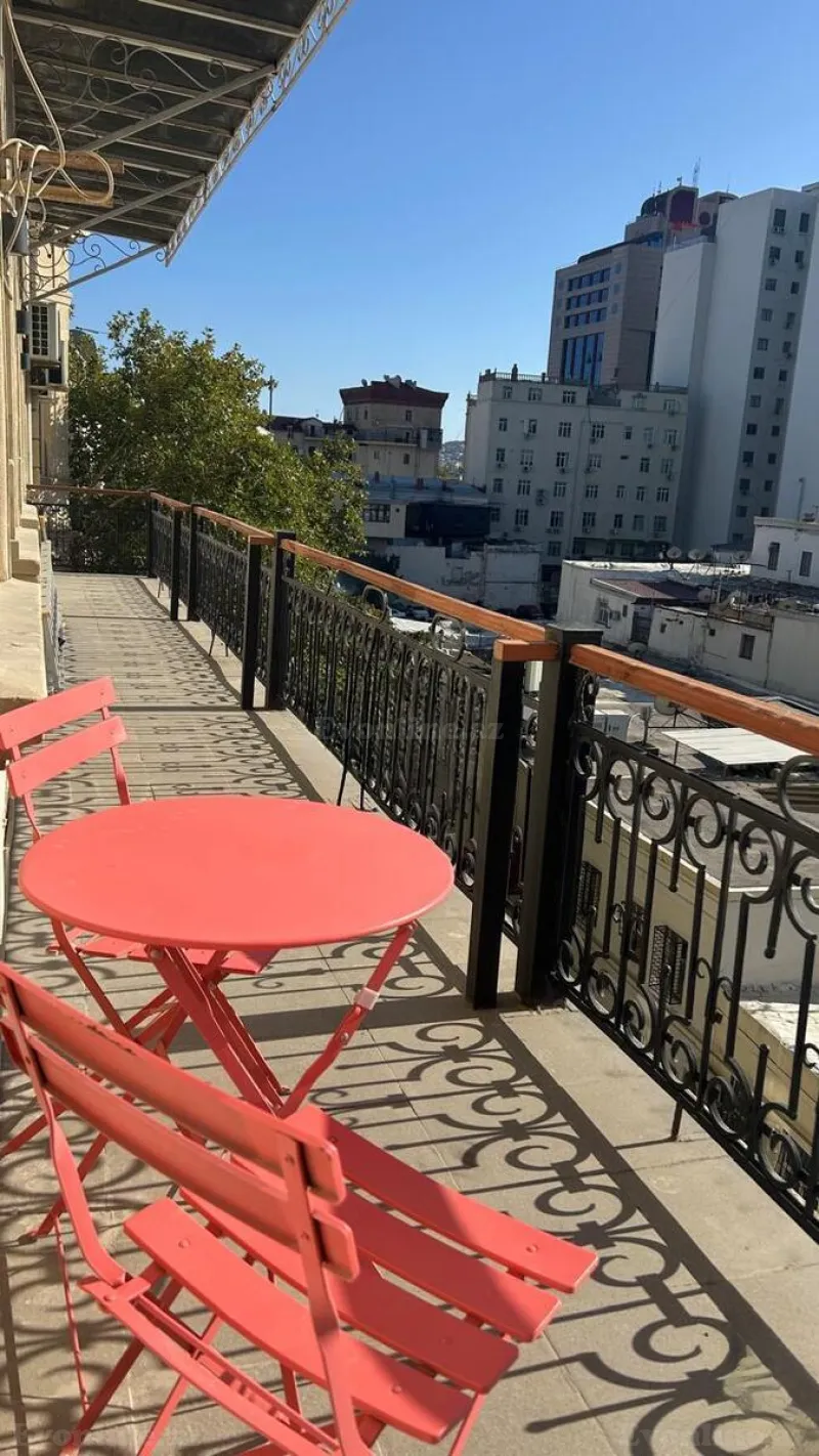 Satılır 3 otaqlı Mənzil Köhnə tikili 108 m² Nizami m. - şəkil 15
