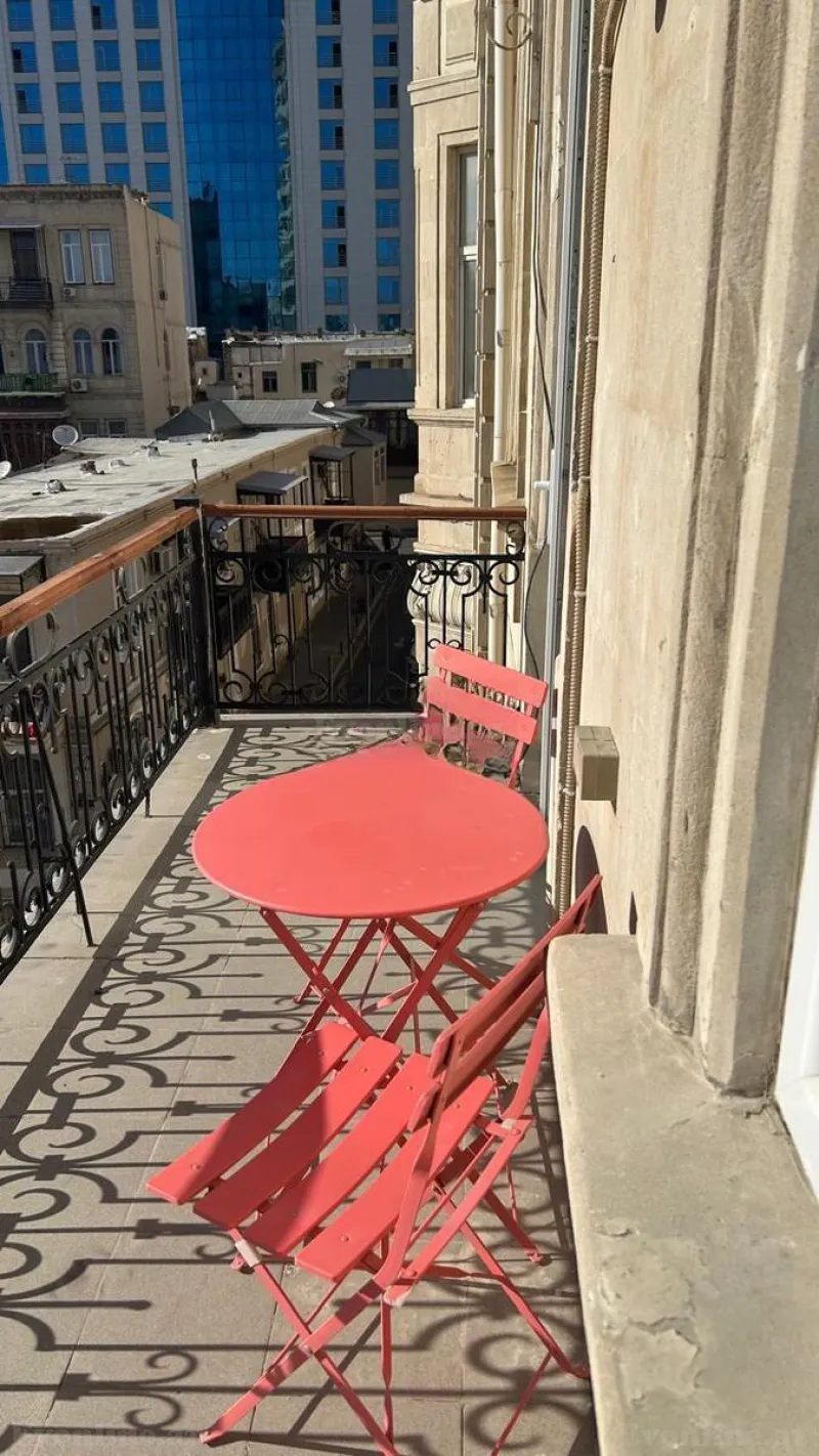 Satılır 3 otaqlı Mənzil Köhnə tikili 108 m² Nizami m. - şəkil 16