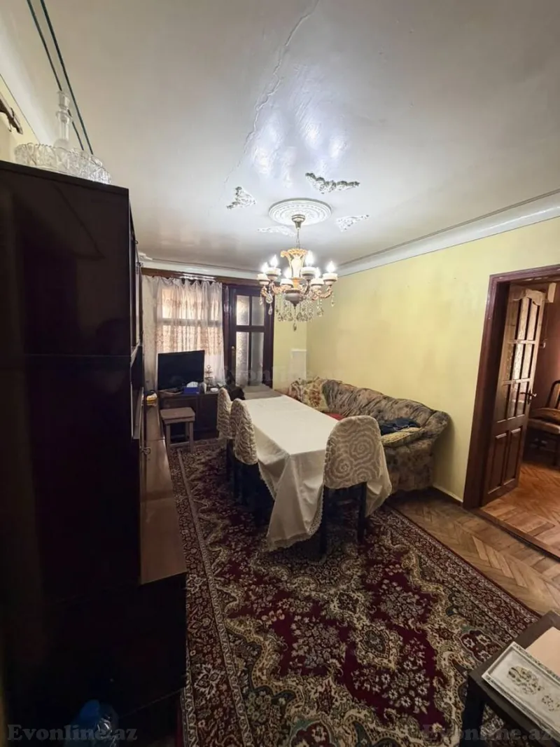 2 otaqlı Mənzil 45 m² Elmlər Akademiyası m. Satılır