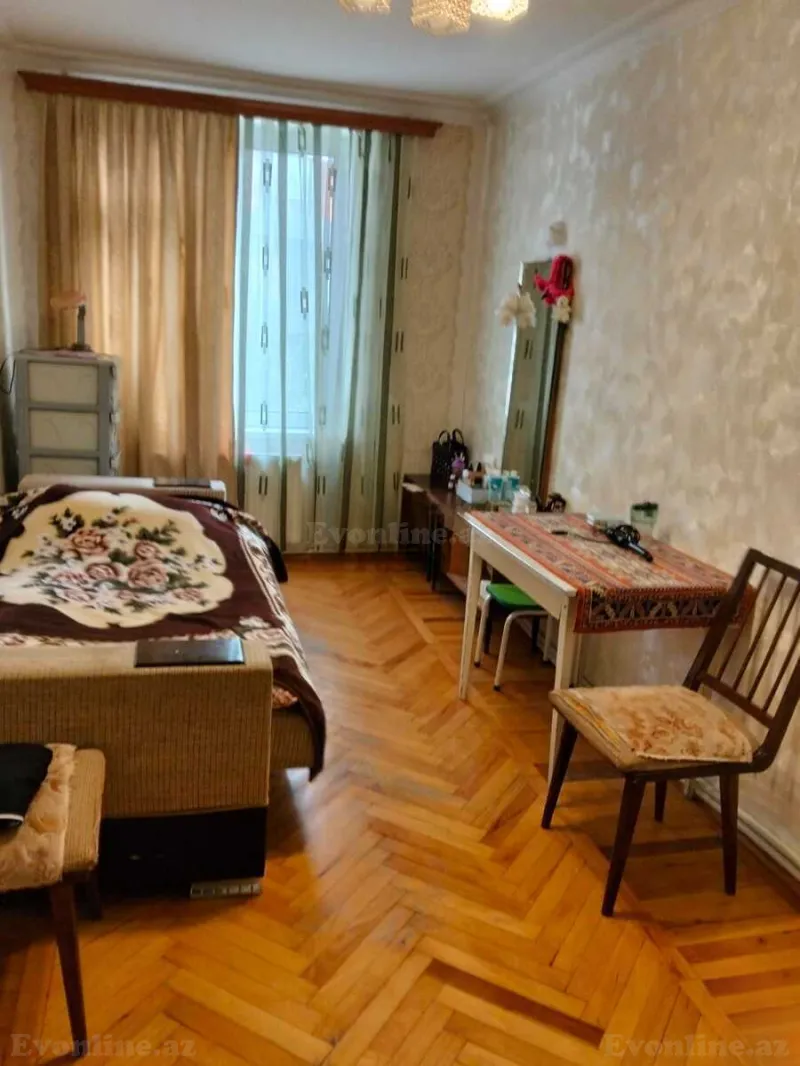 Satılır 3 otaqlı Mənzil Köhnə tikili 75 m² Yasamal r. - şəkil 2