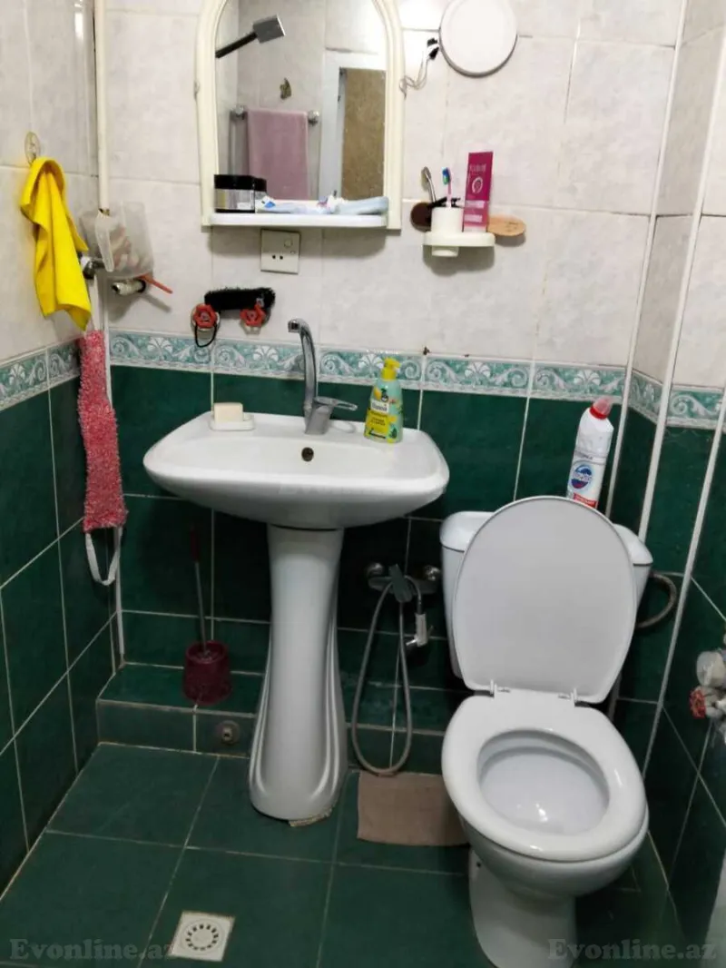Satılır 3 otaqlı Mənzil Köhnə tikili 75 m² Yasamal r. - şəkil 9