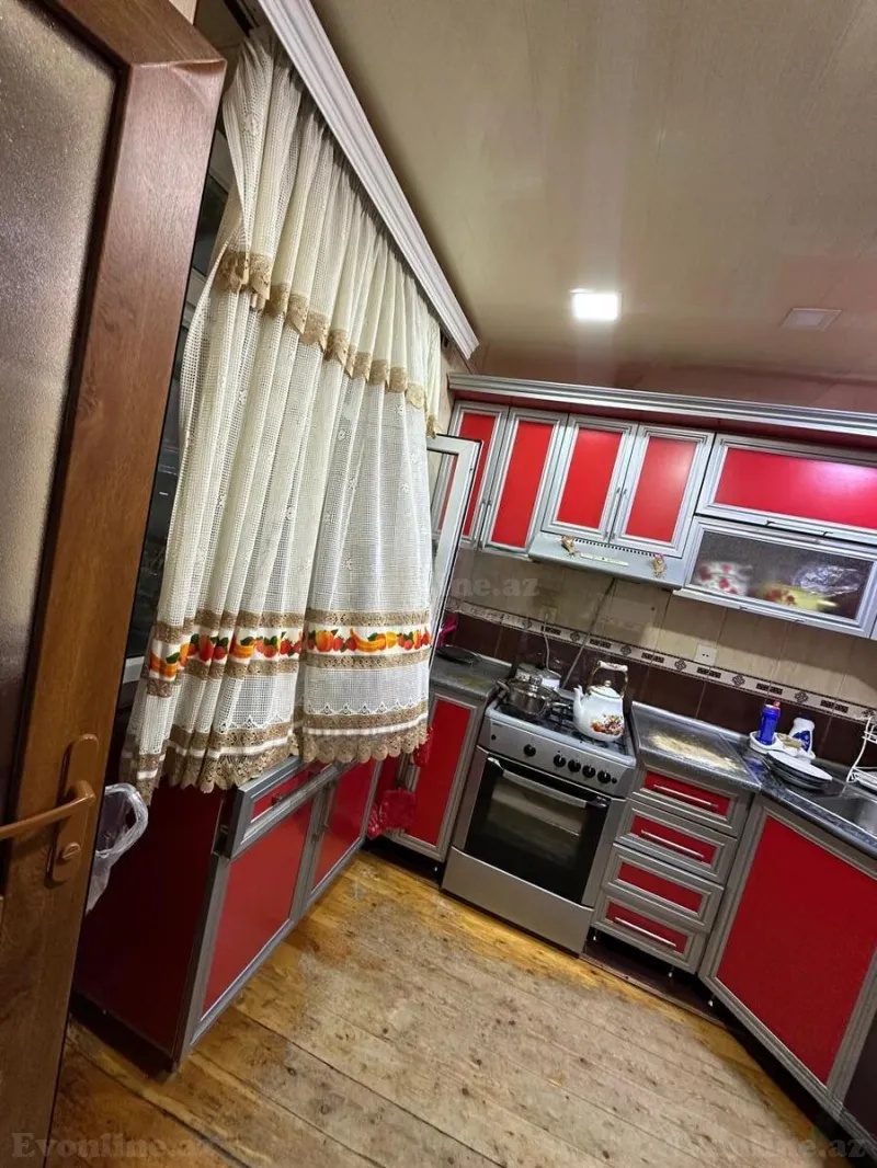 Satılır 3 otaqlı Mənzil Köhnə tikili 70 m² Neftçilər m. - şəkil 4