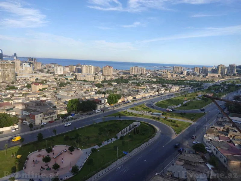 Satılır 4 otaqlı Mənzil Köhnə tikili 95 m² Elmlər Akademiyası m.