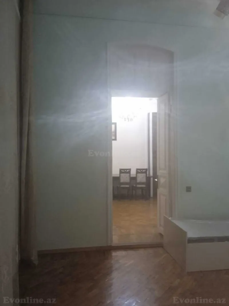 Kirayə verilir 2 otaqlı Mənzil Köhnə tikili 65 m² Yasamal r. - şəkil 2