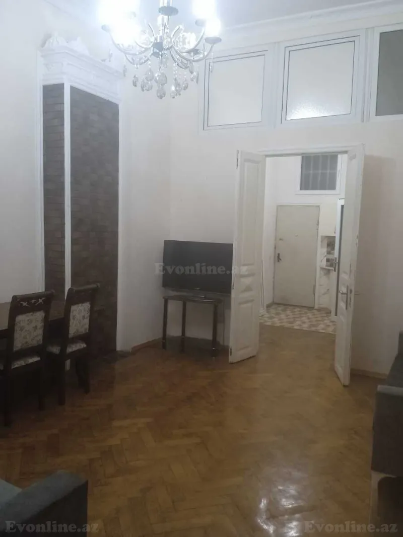 Kirayə verilir 2 otaqlı Mənzil Köhnə tikili 65 m² Yasamal r. - şəkil 8