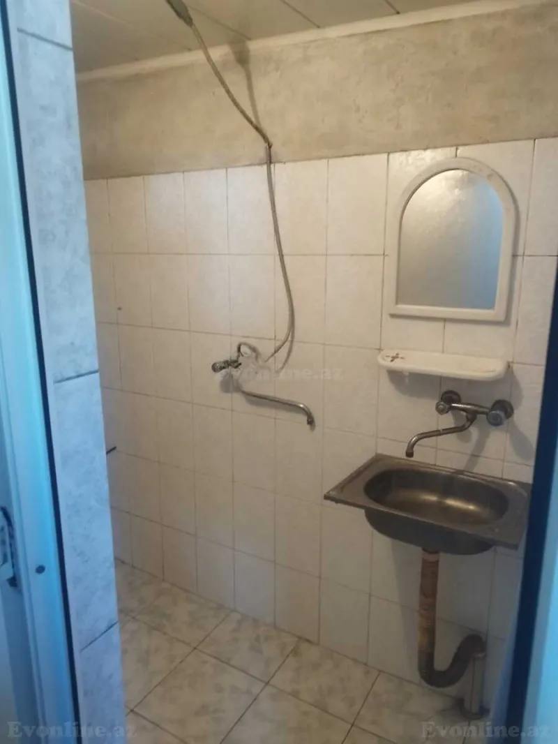 Kirayə verilir 1 otaqlı Həyət evi 30 m² Nərimanov r. - şəkil 6