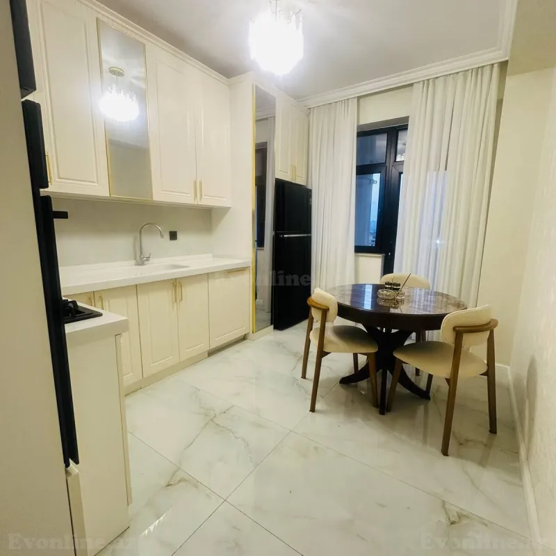 Kirayə verilir 3 otaqlı Mənzil Yeni tikili 110 m² Nərimanov r. - şəkil 4