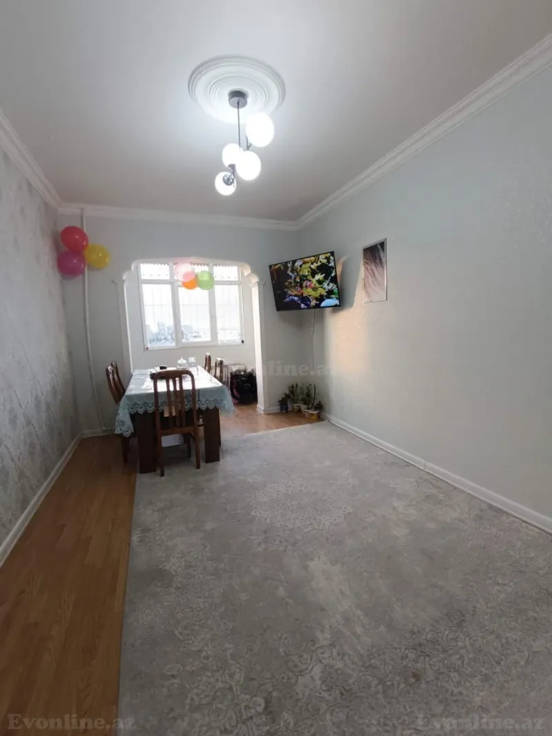 Satılır 2 otaqlı Mənzil Köhnə tikili 60 m² Yeni Günəşli