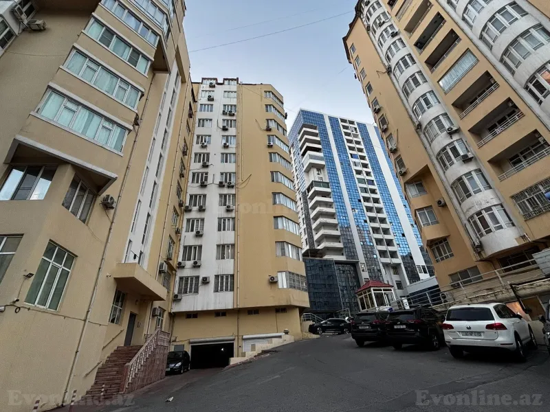 4 otaqlı Mənzil 170 m² 28 May m. Satılır
