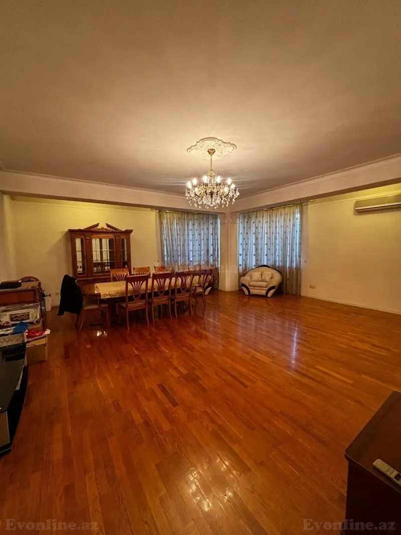 Satılır 4 otaqlı Mənzil Yeni tikili 170 m² 28 May m. - şəkil 2