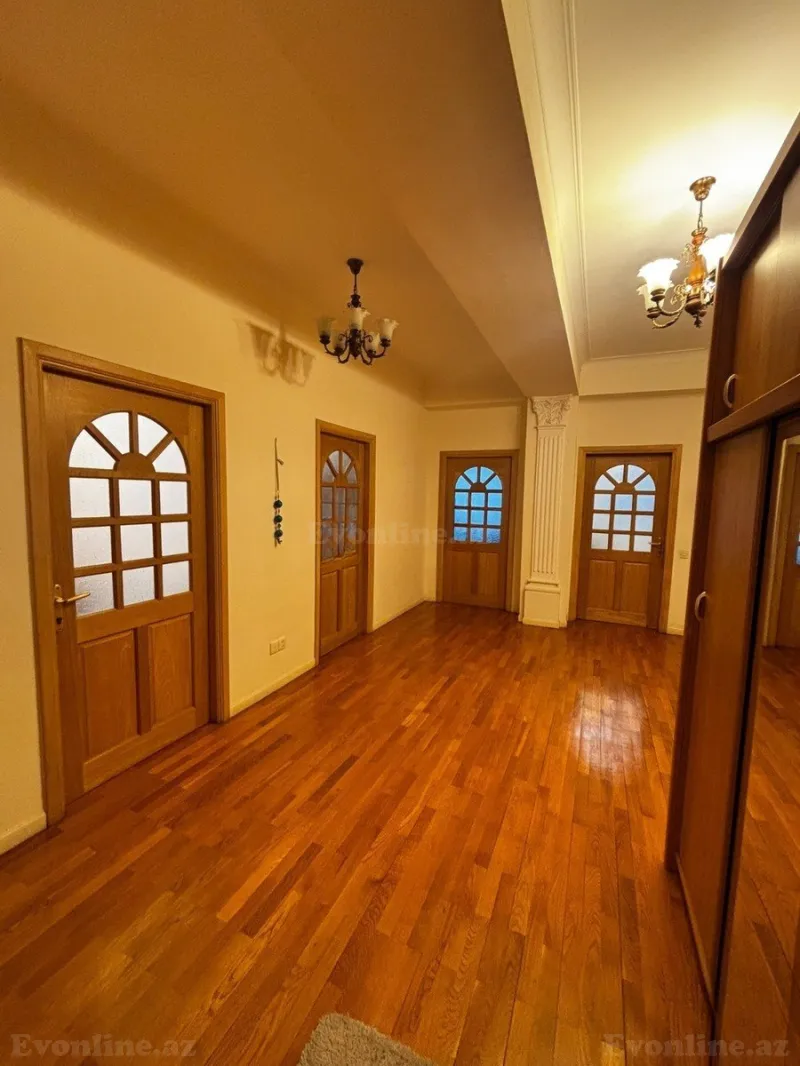Satılır 4 otaqlı Mənzil Yeni tikili 170 m² 28 May m. - şəkil 7
