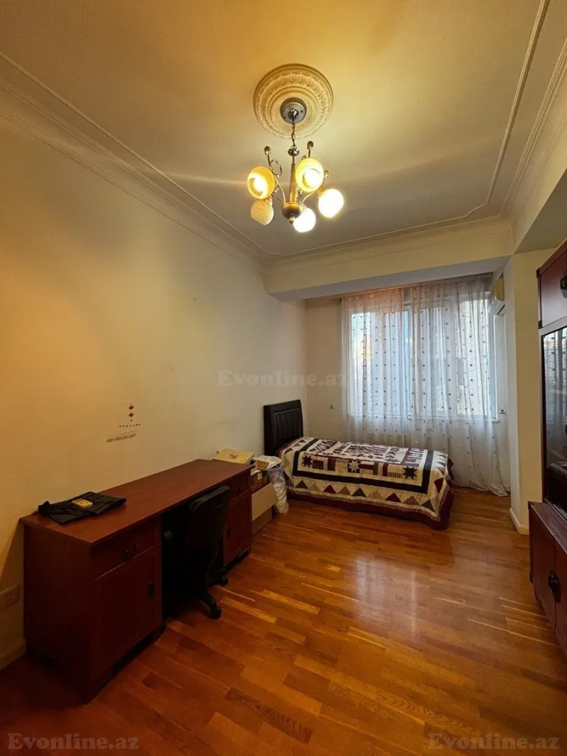Satılır 4 otaqlı Mənzil Yeni tikili 170 m² 28 May m. - şəkil 10