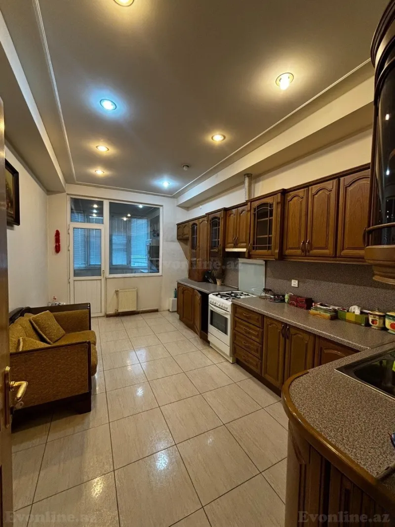 Satılır 4 otaqlı Mənzil Yeni tikili 170 m² 28 May m. - şəkil 12